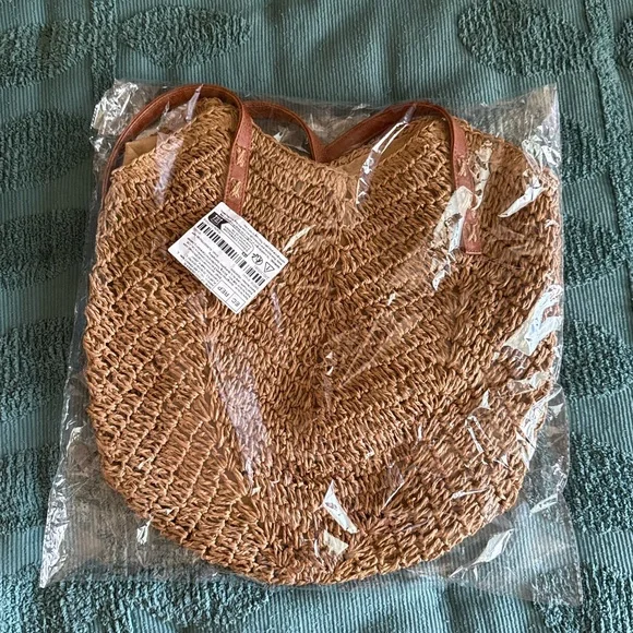 FINAL PRICE ❤️‍🔥 RAFFIA SUMMER BEACH BAG❤️‍🔥 NWT SUMMER BEACH TOTE - Picture 3 of 10